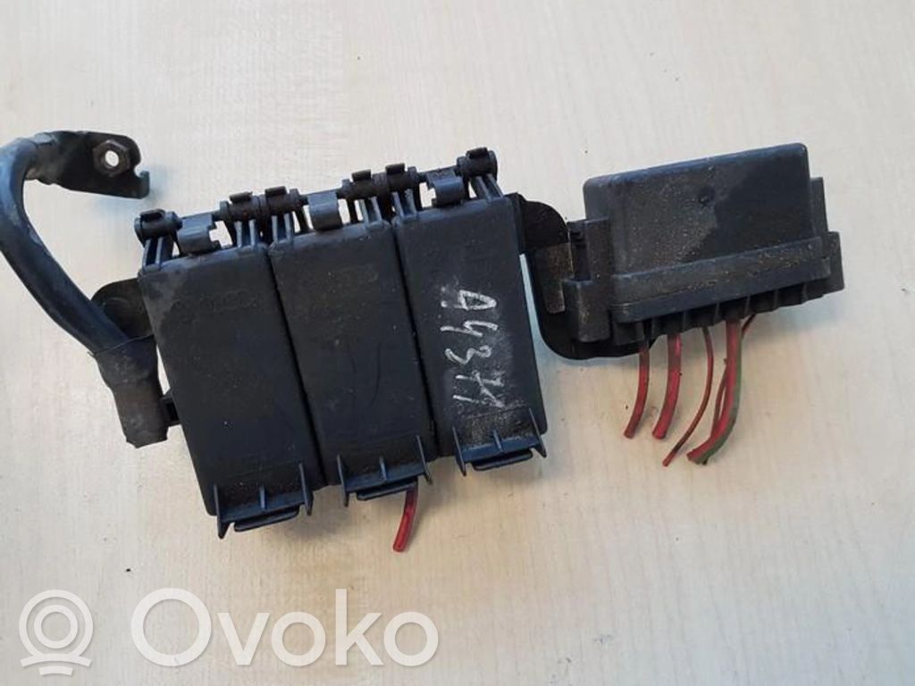 Skoda Fabia Mk1 (6Y) Skrzynka bezpieczników / Komplet 