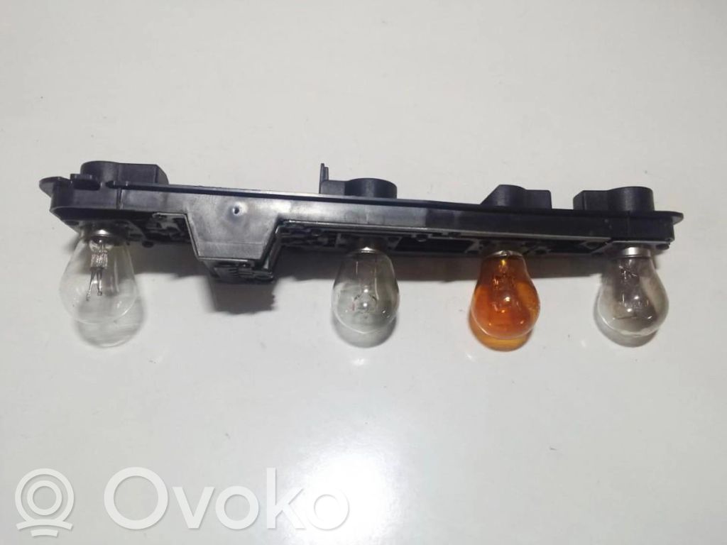 Opel Vectra B Porte ampoule de feu arrière