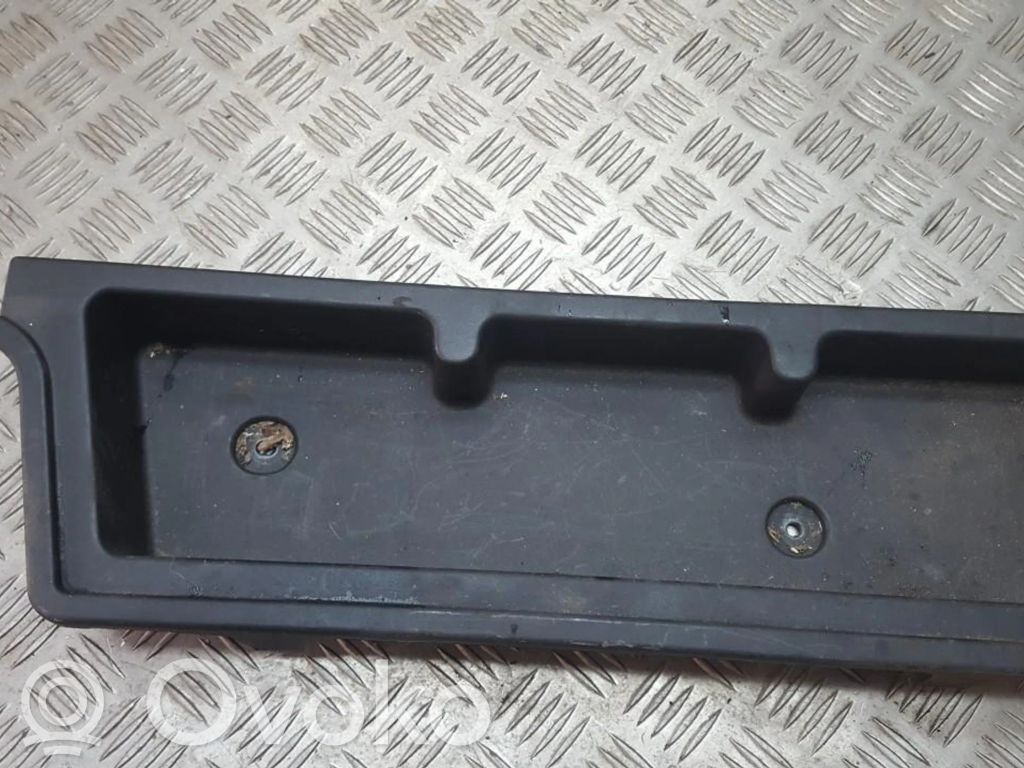 Toyota Corolla E120 E130 Muu ulkopuolen osa 