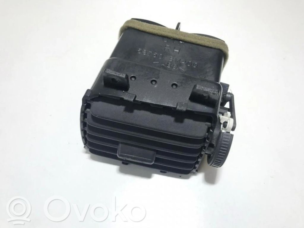 Nissan Almera N16 Rejilla de ventilación central del panel