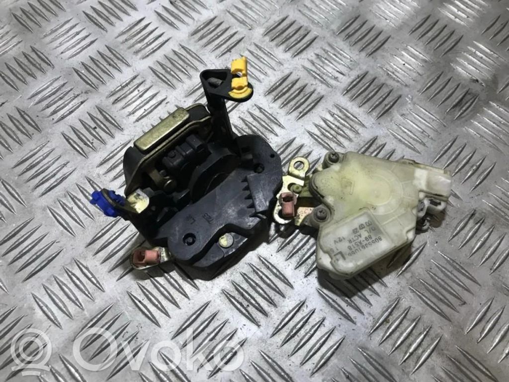 Nissan Almera Tino Serratura portiera anteriore 