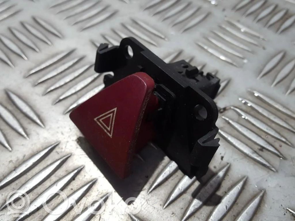 Botón interruptor de luz de peligro   9643219577,9643219577