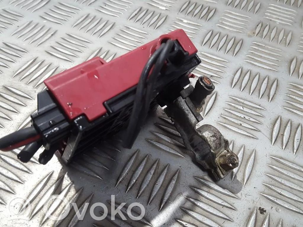 Toyota Yaris Verso Cablu cu bornă pozitivă (baterie) 