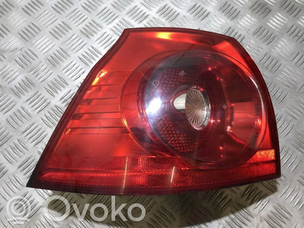 Volkswagen Golf V Luci posteriori 
