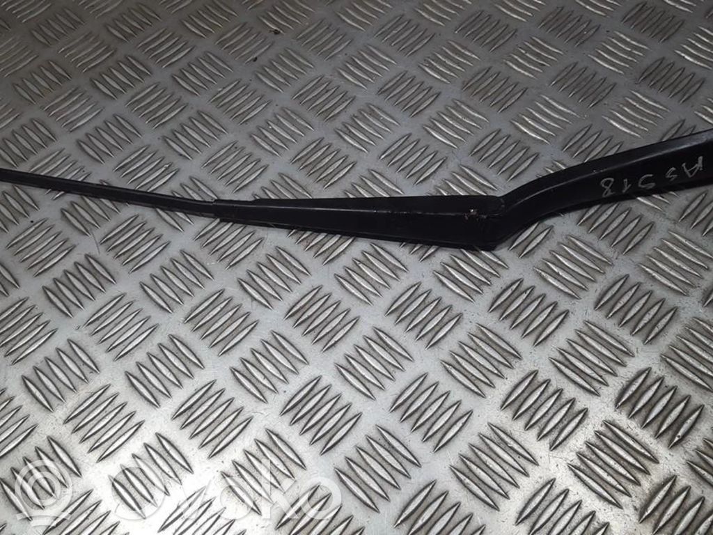 BMW X3 E83 Ramię wycieraczki szyby przedniej / czołowej 