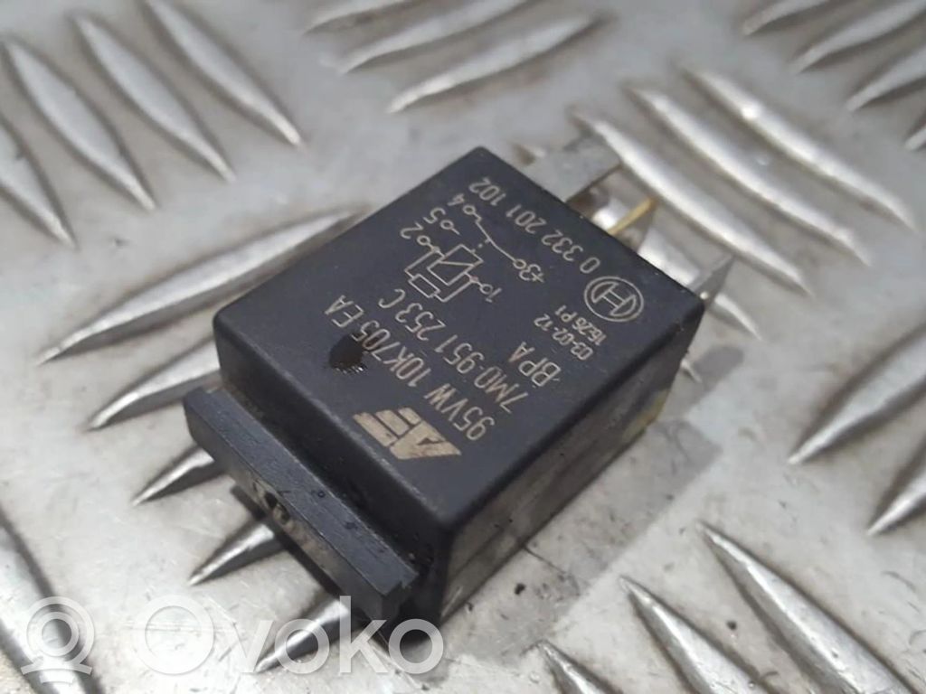 Muu rele   7M0951253C,95VW10K705,7M0951253C,95VW10K705