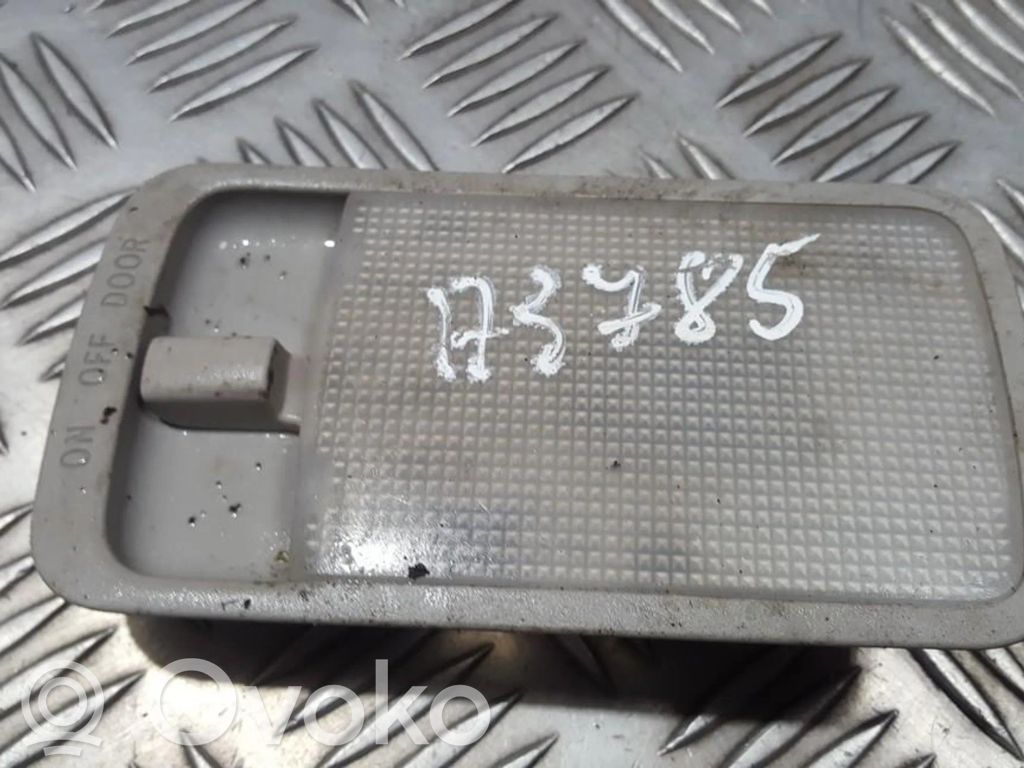 Toyota Corolla E120 E130 Takaistuimen valo 