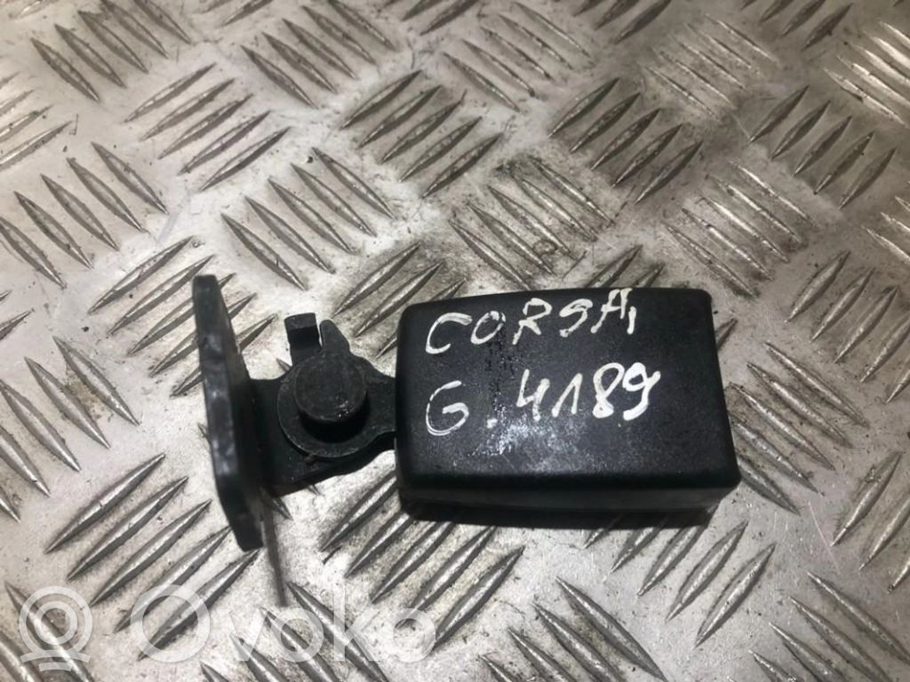 Opel Corsa D Klamra tylnego pasa bezpieczeństwa 