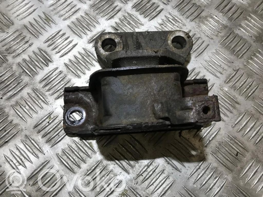 Opel Corsa D Supporto di montaggio del motore