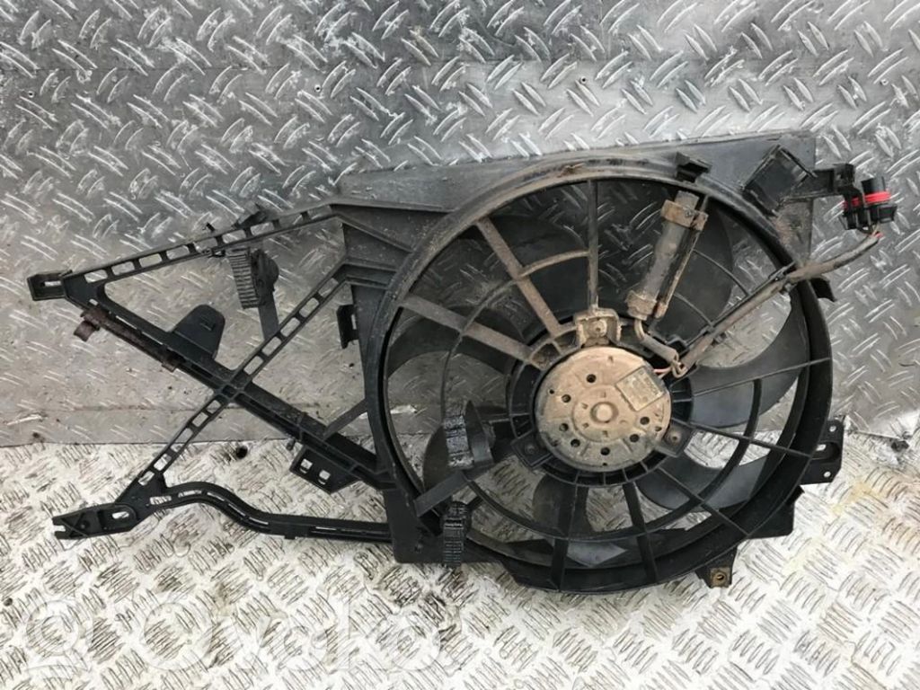 Opel Vectra B Osłona wentylatora chłodnicy 
