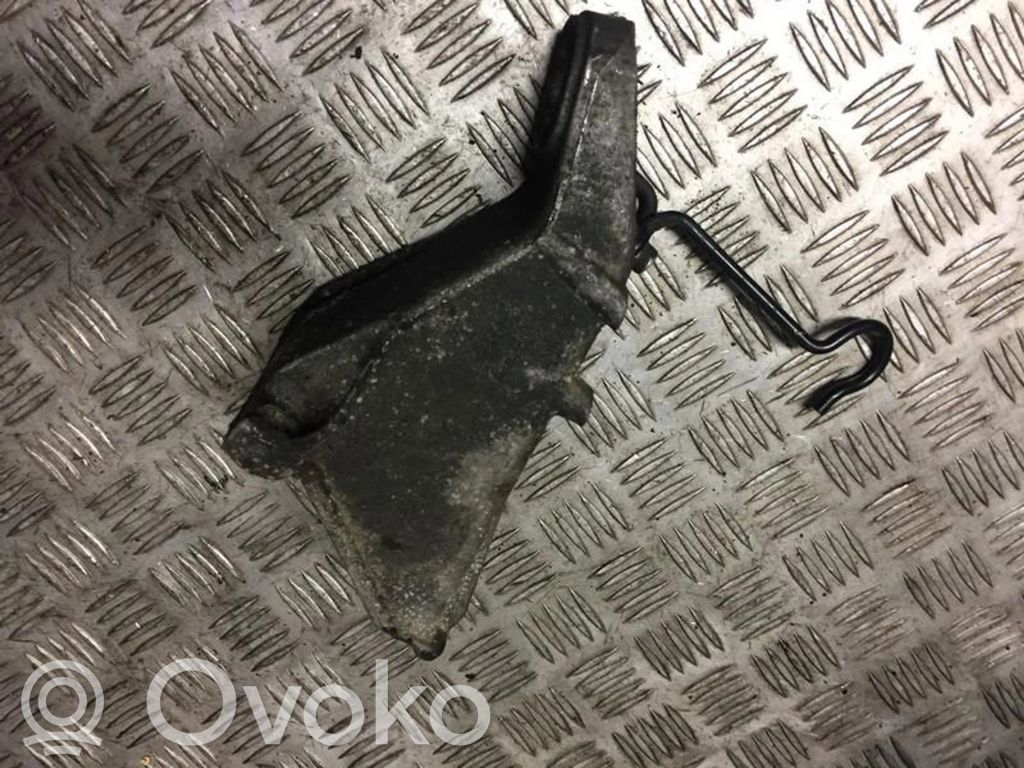 Łapa / Mocowanie silnika   4A0199307A,4A0199307B,4A0199307A,4A0199307B