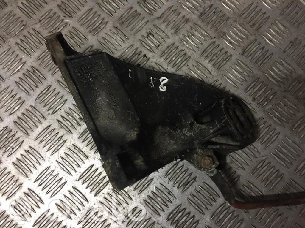 Audi 100 S4 C4 Supporto di montaggio del motore (usato)