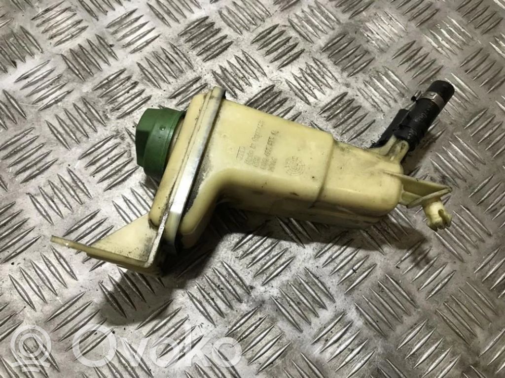 Audi A4 S4 B5 8D Serbatoio/vaschetta del liquido del servosterzo 