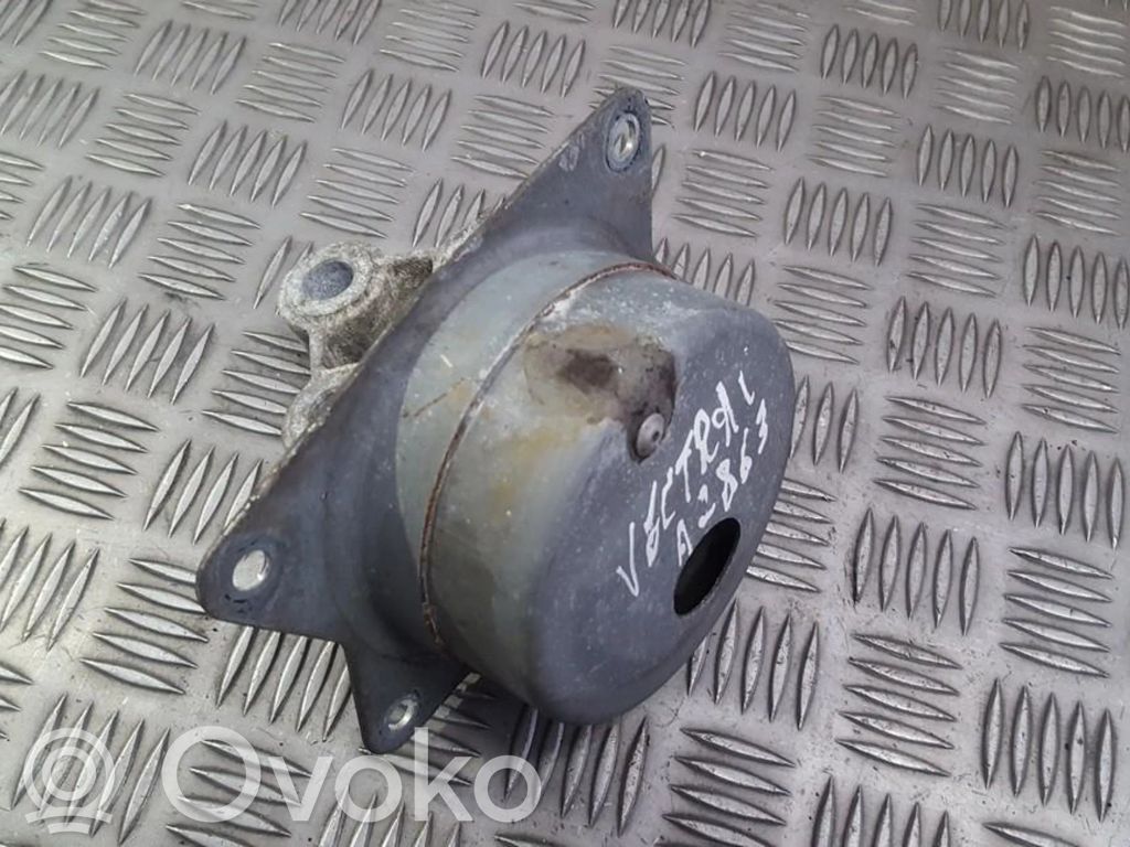 Engine mount bracket   V05729,V05729