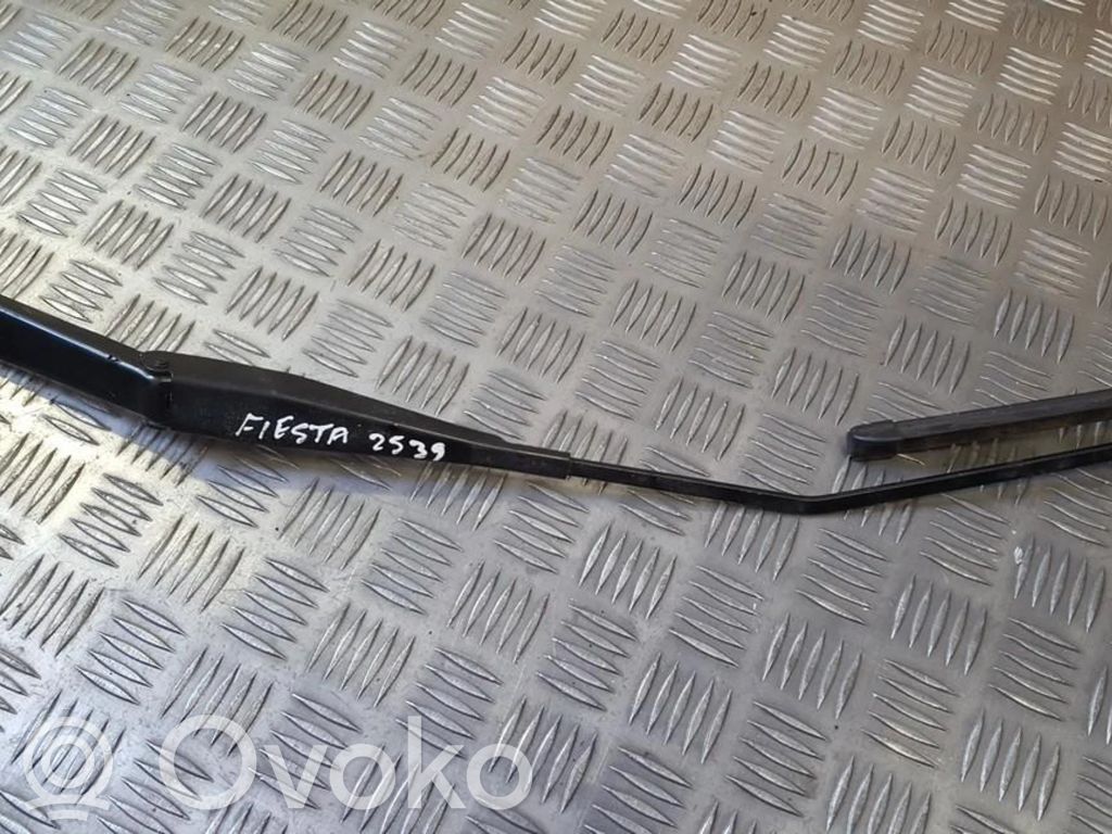 Ford Fiesta Wischerarm vorne 