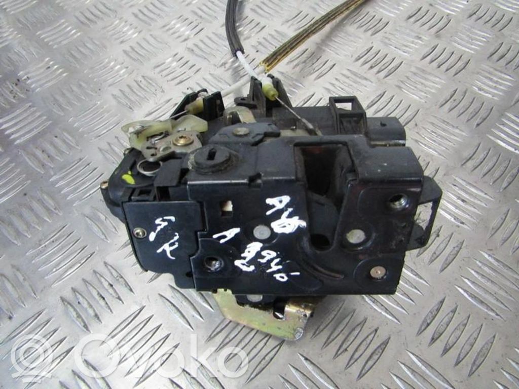 Cerradura de puerta trasera   4B0839015B,4B0839015B