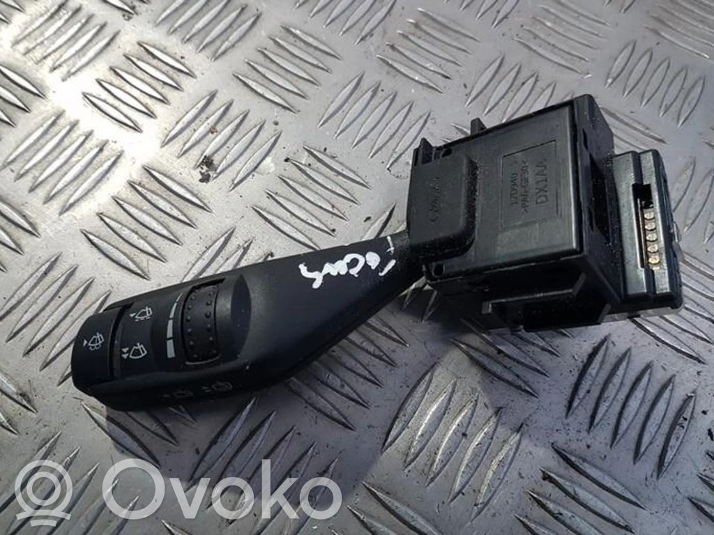 Pyyhkijän vipu   17D940,4M5T17A553BD,17D940,4M5T17A553BD