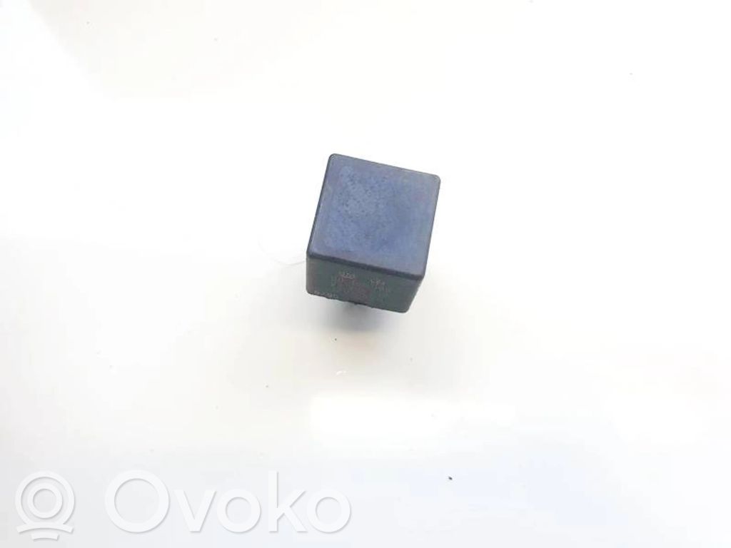 Otros relés   GM90450169,22210032,22210032,GM90450169