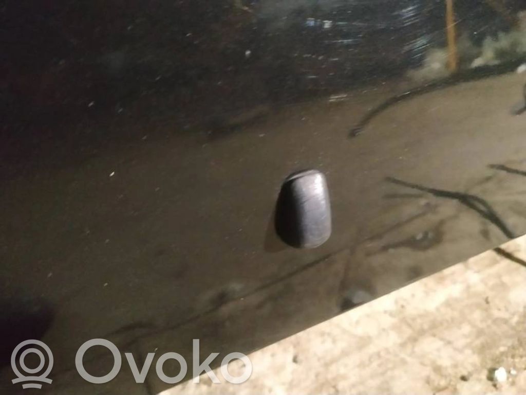 Windshield washer spray nozzle