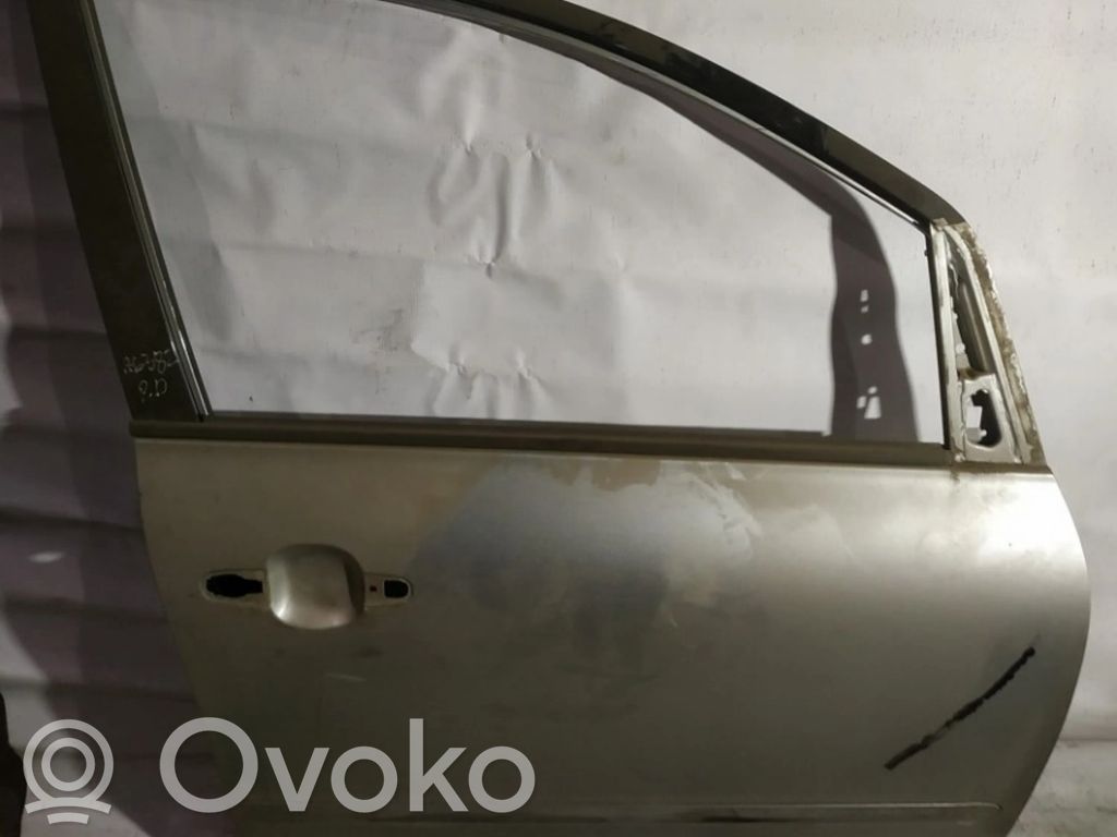 Toyota Avensis Verso Priekinės durys 