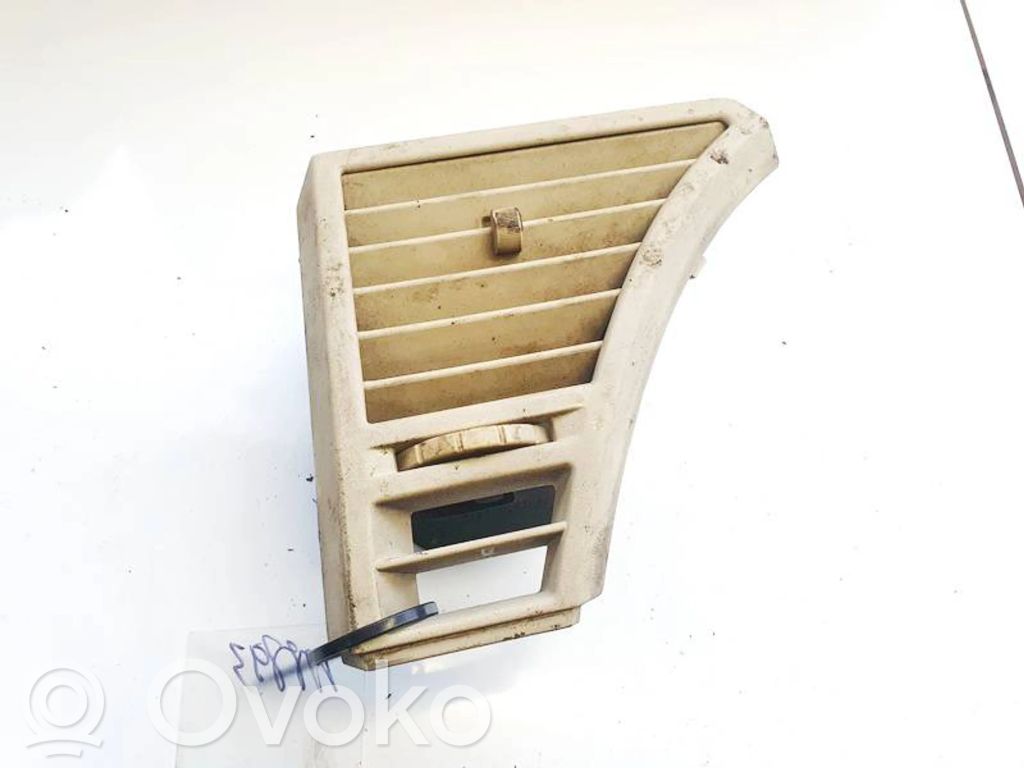 Grille d'aération centrale   1000416,1000416