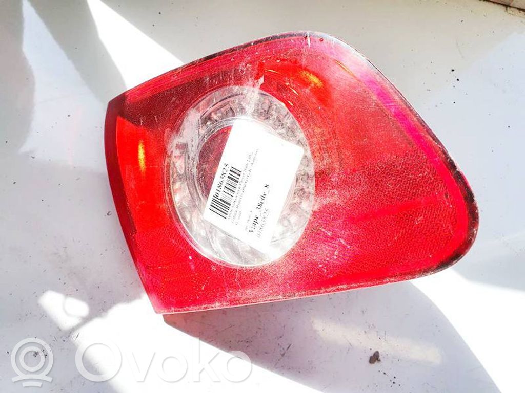 Volkswagen PASSAT B6 Takaluukun takavalot 