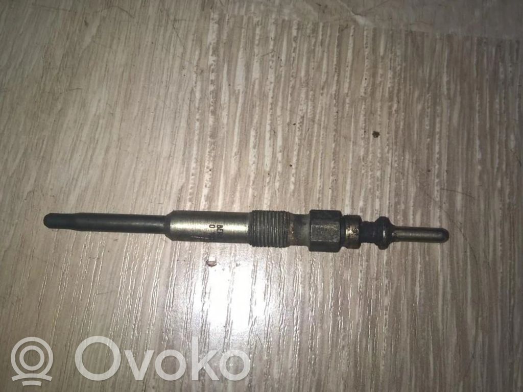Kvēlsvece (-es)   0100226362,0100226362
