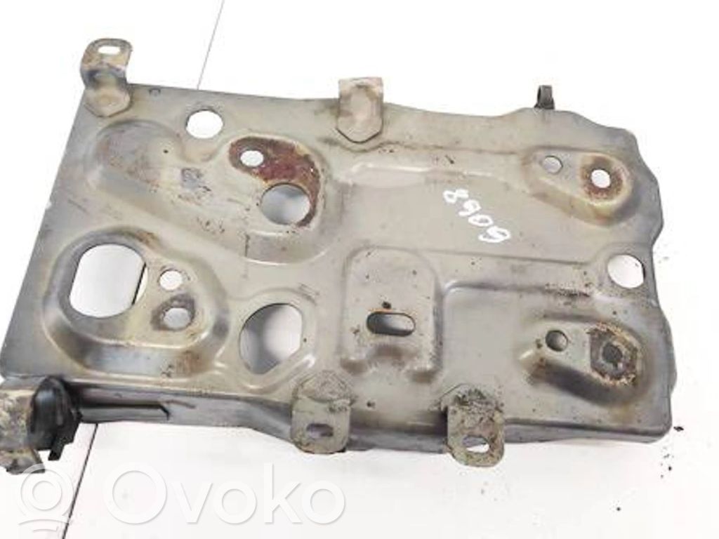 Mitsubishi Grandis Podstawa / Obudowa akumulatora