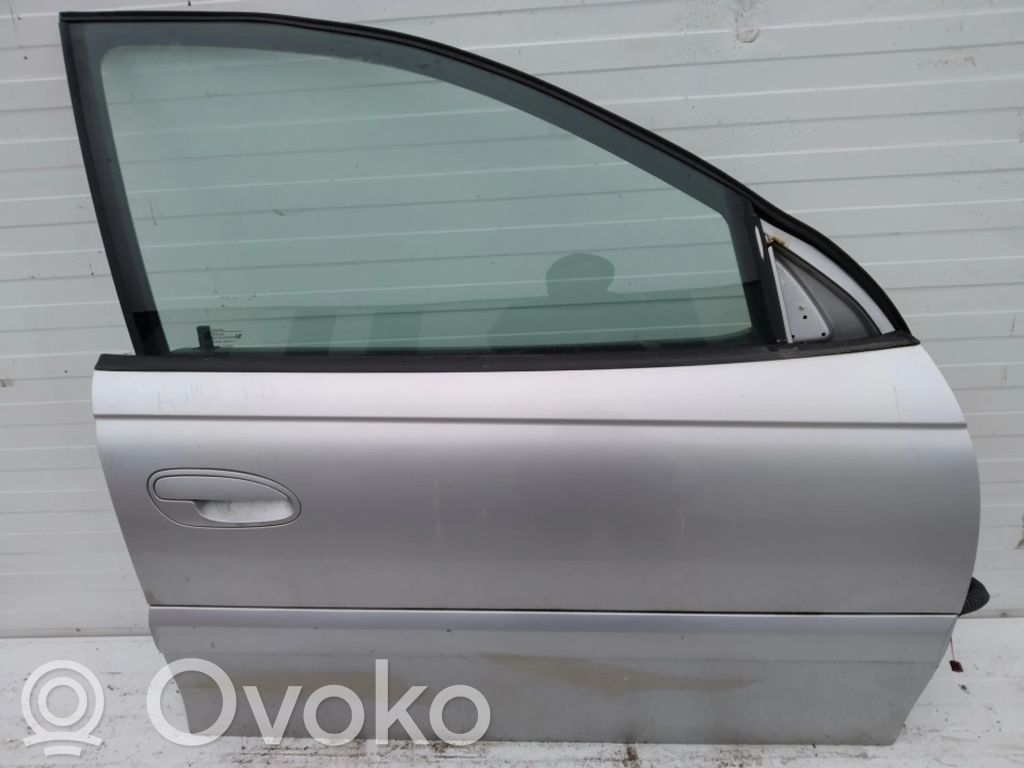 Opel Omega B2 Puerta delantera 