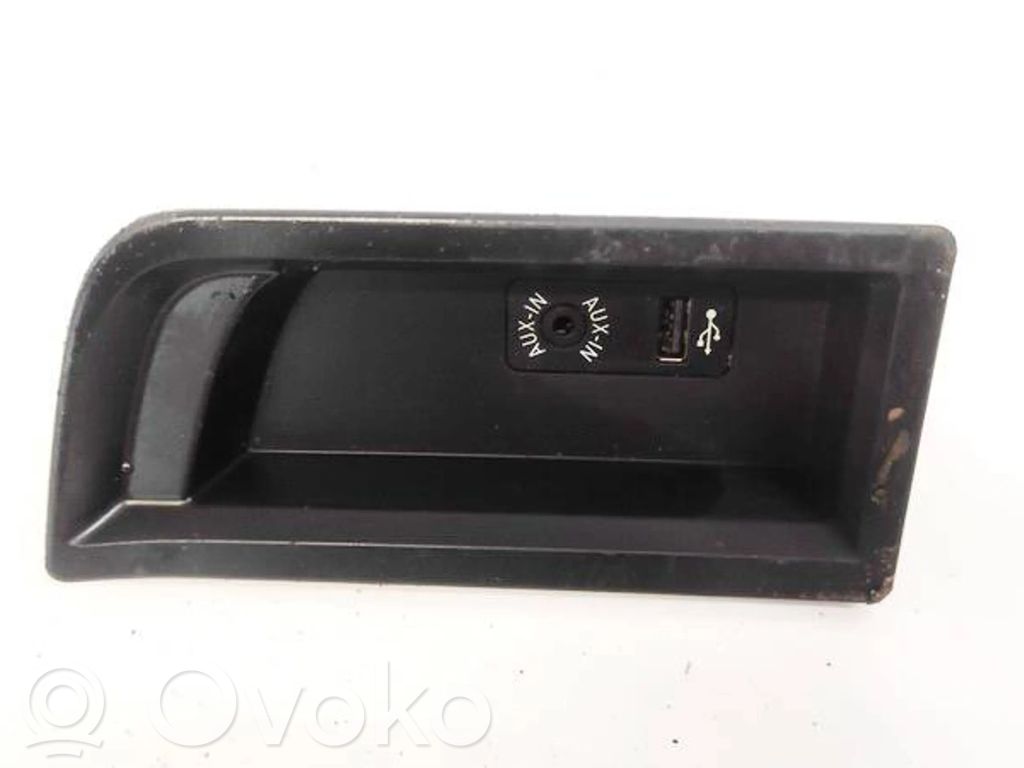 BMW 3 F30 F35 F31 Connettore plug in USB 