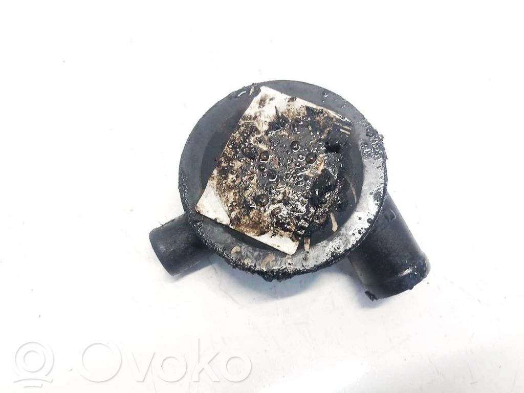 Volkswagen PASSAT B4 Ventilație/conductă aerisire/furtun 