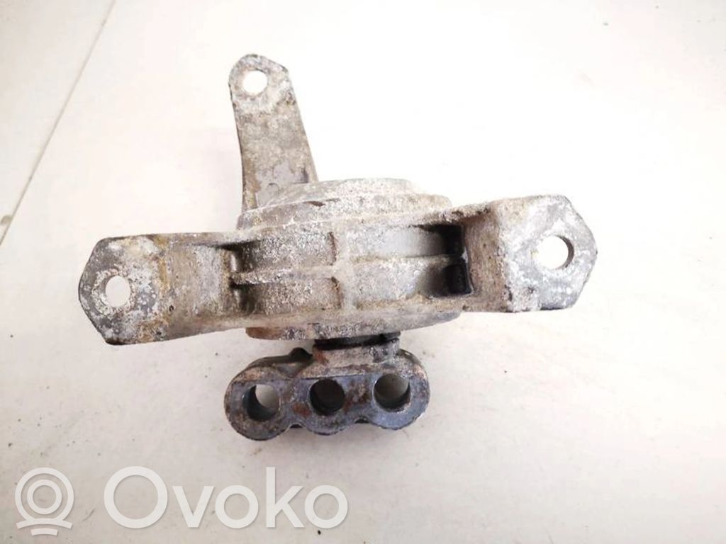 Engine mount bracket   90576148,90576148