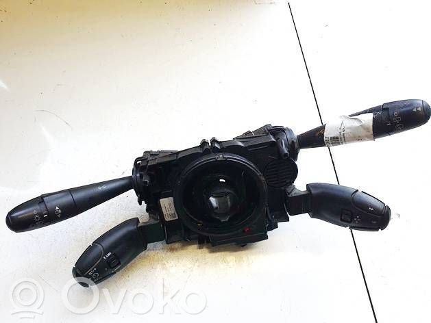 Peugeot 5008 Interruptor/palanca de limpiador de luz de giro 
