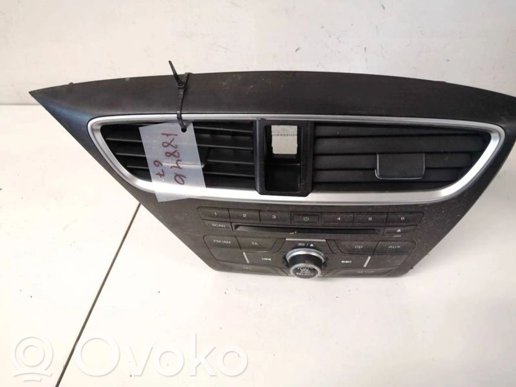 Honda Civic IX Panel / Radioodtwarzacz CD/DVD/GPS 