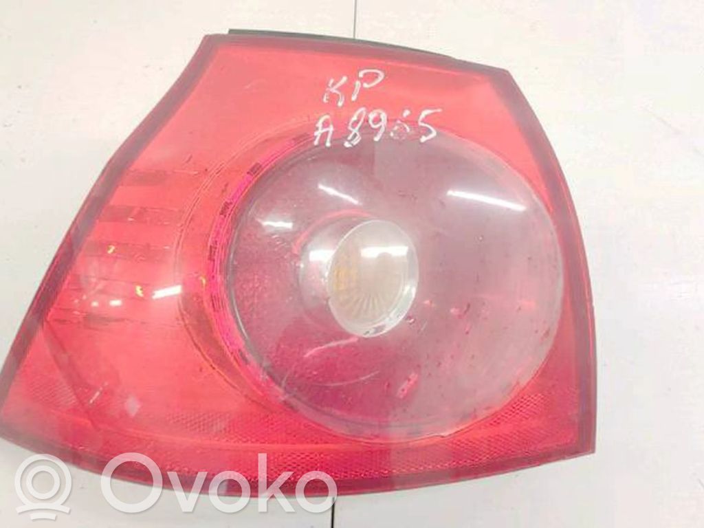 Lampa tylna