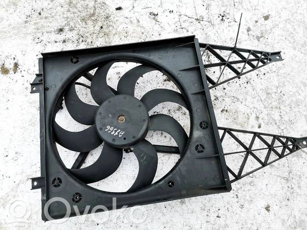 Skoda Roomster (5J) Suport ventilator radiator 
