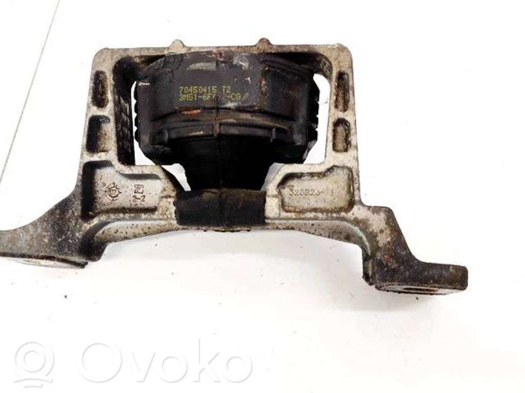 Ford Focus Engine mount bracket 