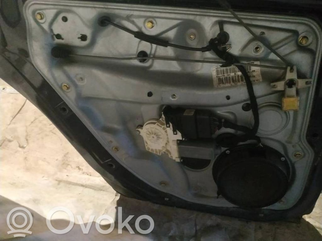 Volkswagen Golf IV Macara ușă glisantă cu motor