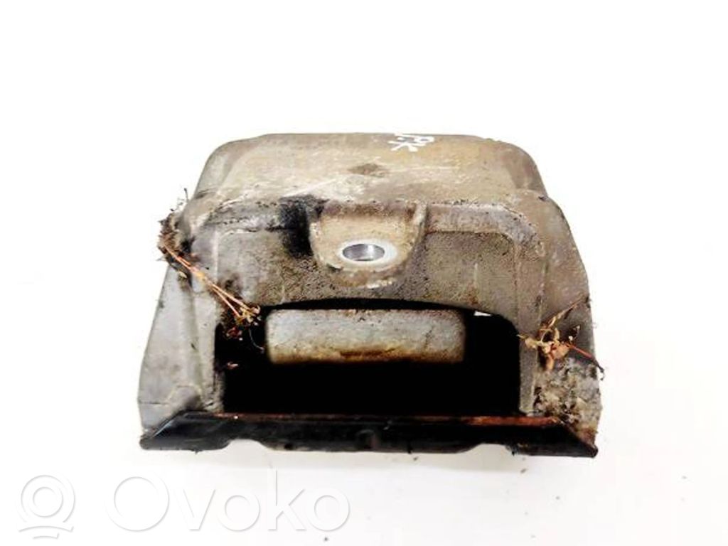 Volkswagen Golf IV Supporto di montaggio del motore