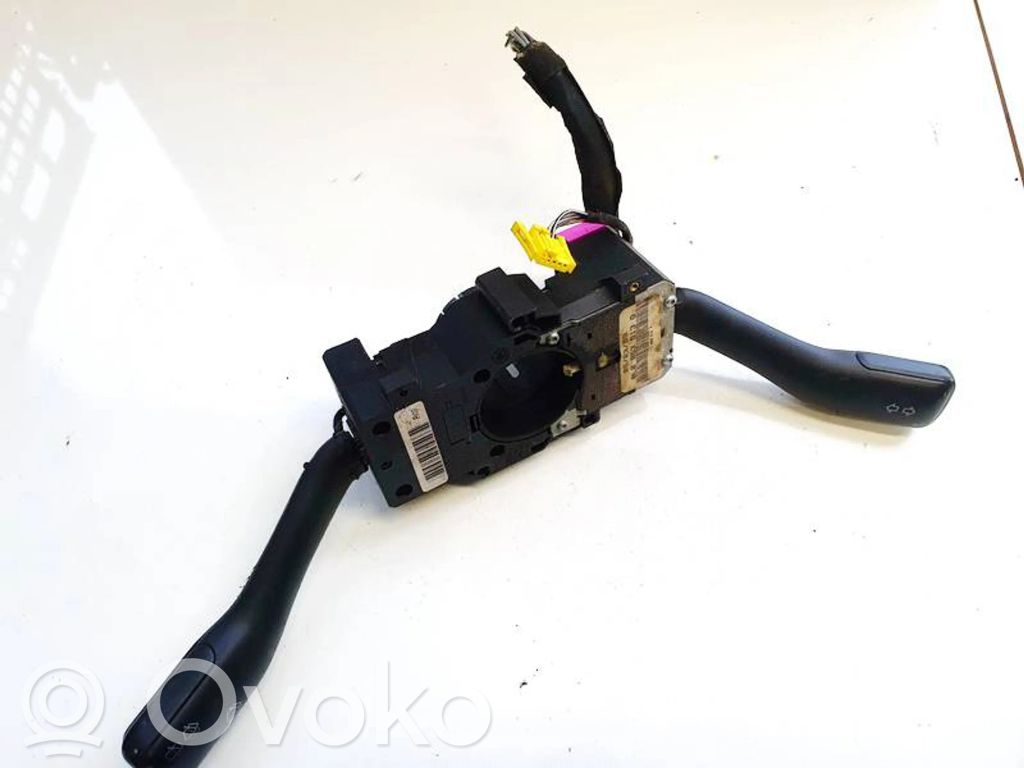 Volkswagen Golf IV Leva/interruttore dell’indicatore di direzione e tergicristallo