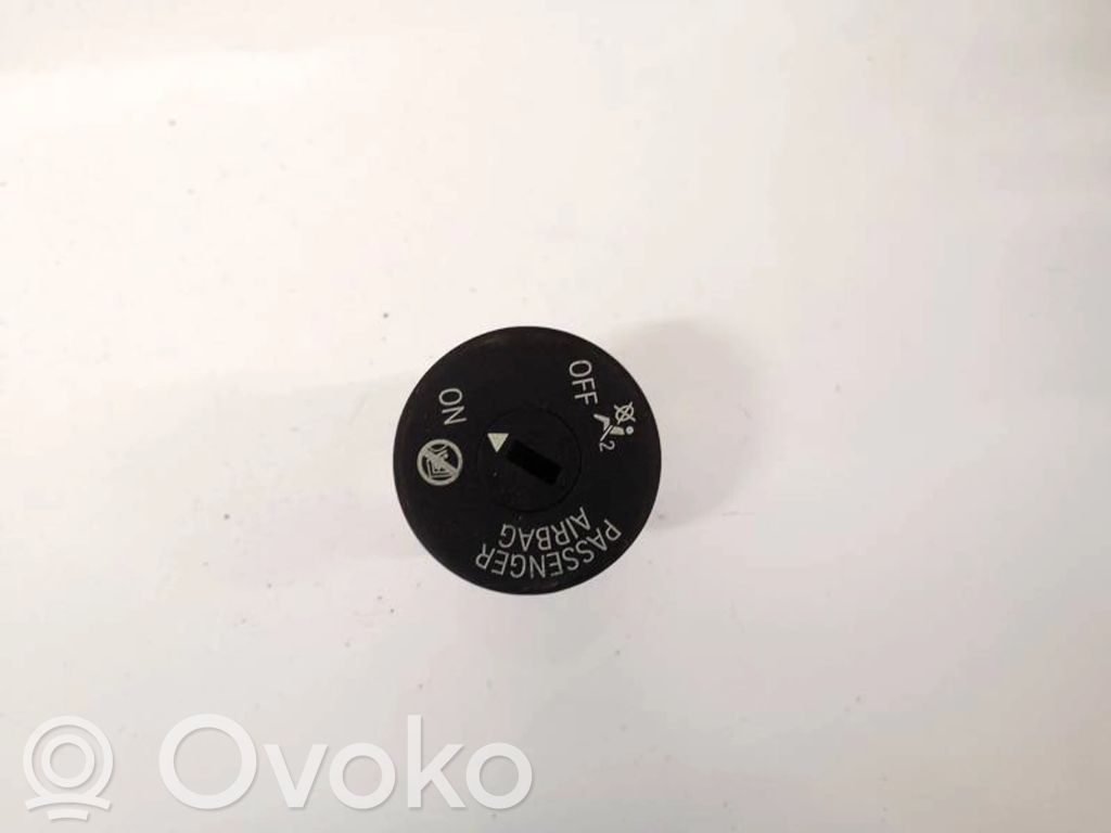 BMW 3 F30 F35 F31 Comutator pornit/oprit airbag pasager 