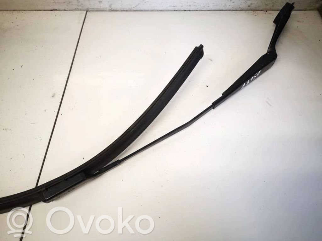 Etupyyhkimen sulan varsi   BM5117526BB,BM5117526BB