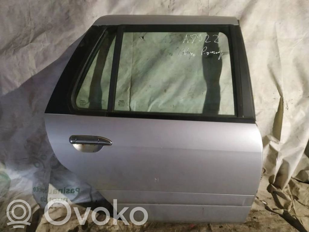 Nissan Primera Porte arrière