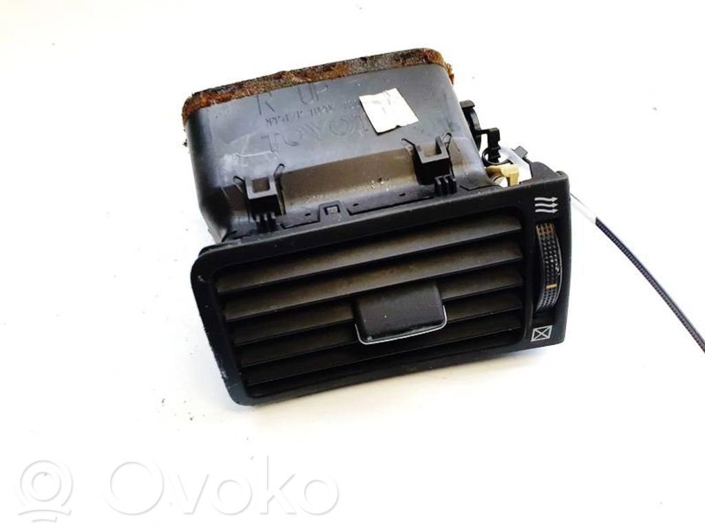 Toyota Corolla E120 E130 Rejilla de ventilación central del panel 