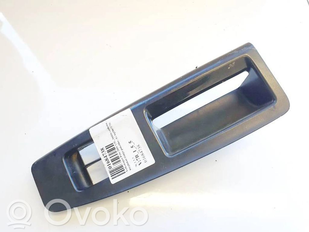 Volkswagen Polo III 6N 6N2 6NF Ramka przycisków otwierania szyby drzwi przednich
