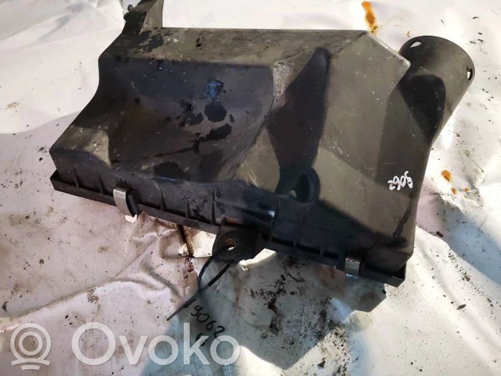 Mitsubishi Carisma Cutie filtru aer 