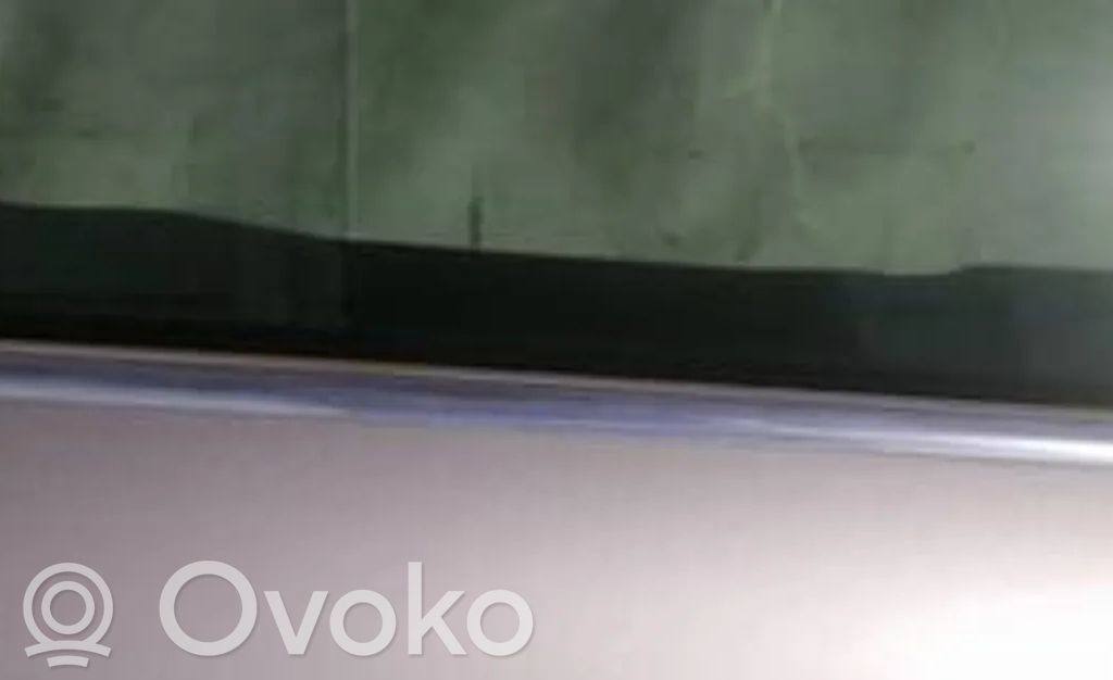 Etuoven lasin muotolista