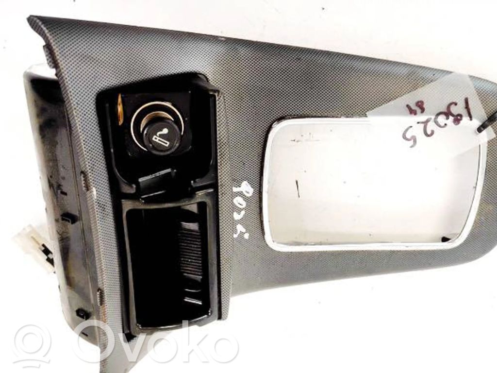 Toyota Avensis T250 Posacenere auto 