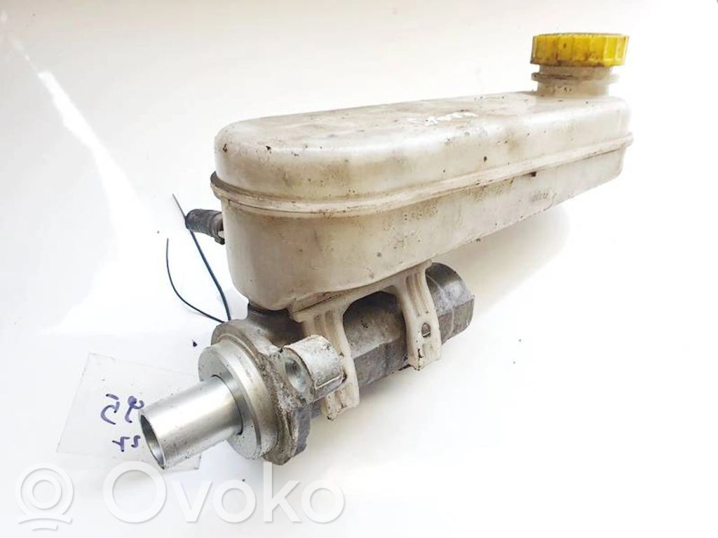 Główny cylinder hamulca   Y24112,Y24112