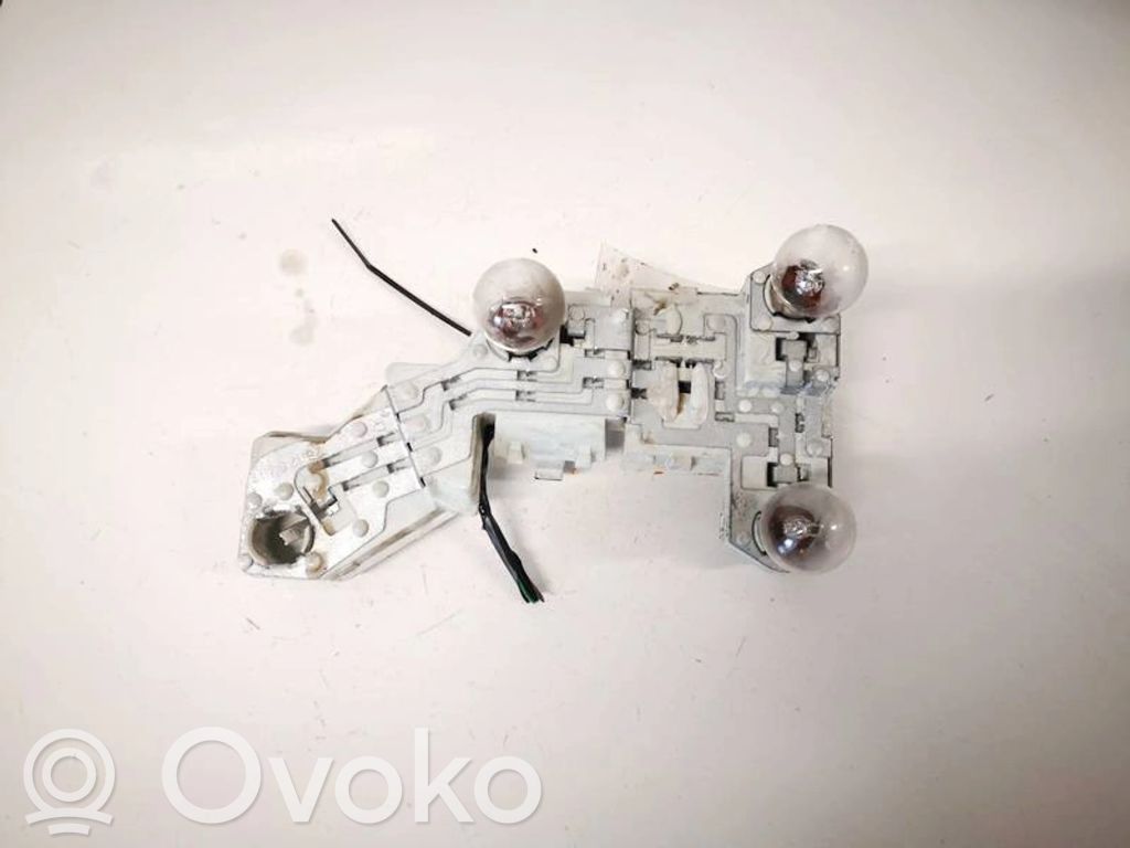 Takavalon polttimon suojan pidike   28128007,28128007